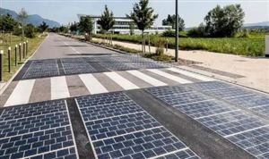 日企開始把光伏面板鋪在路面上發(fā)電 光伏背板回收市場關注度提升