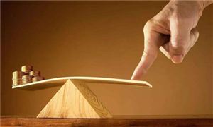 商業(yè)銀行信貸業(yè)務發(fā)展現(xiàn)狀 商業(yè)銀行信貸規(guī)模分析