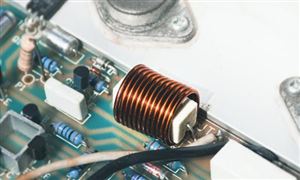 2023-2025年電子信息新材料市場(chǎng)規(guī)模及行業(yè)總資產(chǎn)預(yù)測(cè)