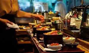 春節(jié)餐飲業(yè)線上線下同步回暖 餐飲行業(yè)競爭格局及消費趨勢
