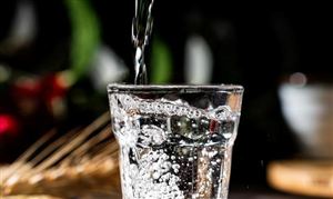 中國白酒行業(yè)發(fā)展規(guī)模巨大 2023年中國白酒行業(yè)發(fā)展現(xiàn)狀分析