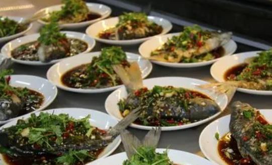“十一”假期餐飲消費(fèi)熱力十足 2023年餐飲行業(yè)復(fù)蘇進(jìn)行時