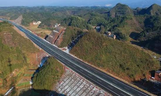 公路建設高質量發(fā)展 “十四五”期間公路工程建筑預計投資6.77萬億