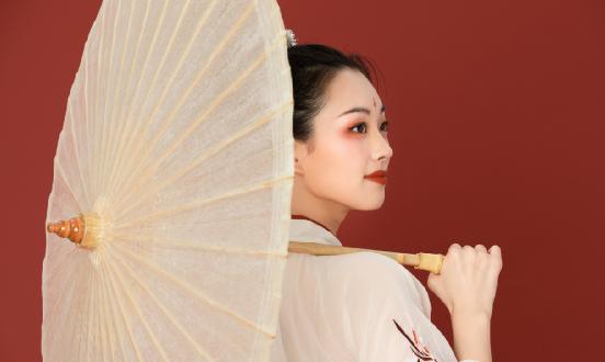 漢服行業(yè)深度調(diào)研報(bào)告2024：漢服正逐漸融入日常生活
