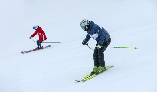 哈爾濱冰雪游春節(jié)假期8天接待游客超千萬 2024中國(guó)冰雪旅游行業(yè)發(fā)展態(tài)勢(shì)研究