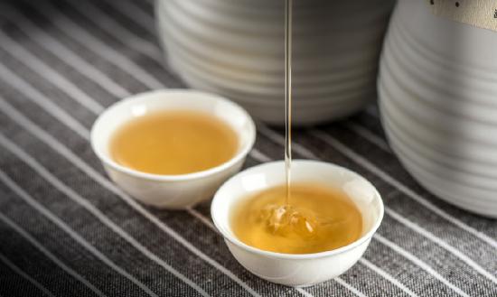 黃酒行業(yè)現(xiàn)狀及市場競爭分析：高端化和年輕化是酒企提升業(yè)績的重要途徑之一