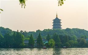 2025單身旅游新物種崛起：萬億市場如何重構(gòu)旅行經(jīng)濟(jì)學(xué)?